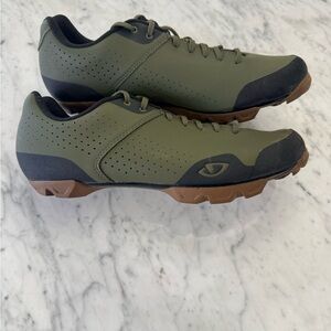 EXCELLENT Giro Men's Privateer Lace Green and Black Cycling Clip Shoes Size 10.5